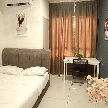Hzb301-Selfcheck-In-Wi-Fi- Netflix- Parking- Pool-2 Bedroom- Klia, 7099 세팡 외부 사진